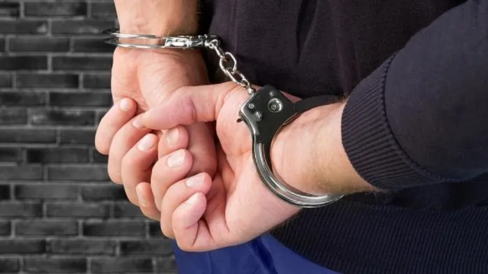 Kristályt árult és temetőből lopott egy férfi