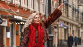 Rétegezés mesterfokon: egyszerű, mégis nőies téli szettek fillérekből