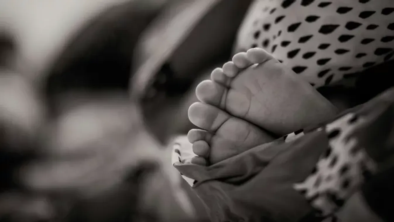 Egy 59 éves nő csodával határos módon adott életet gyermekének egy szívszorító okból