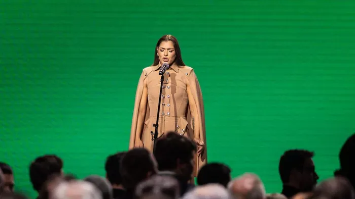 Dér Heni csodálatosan énekelte el a Himnuszt