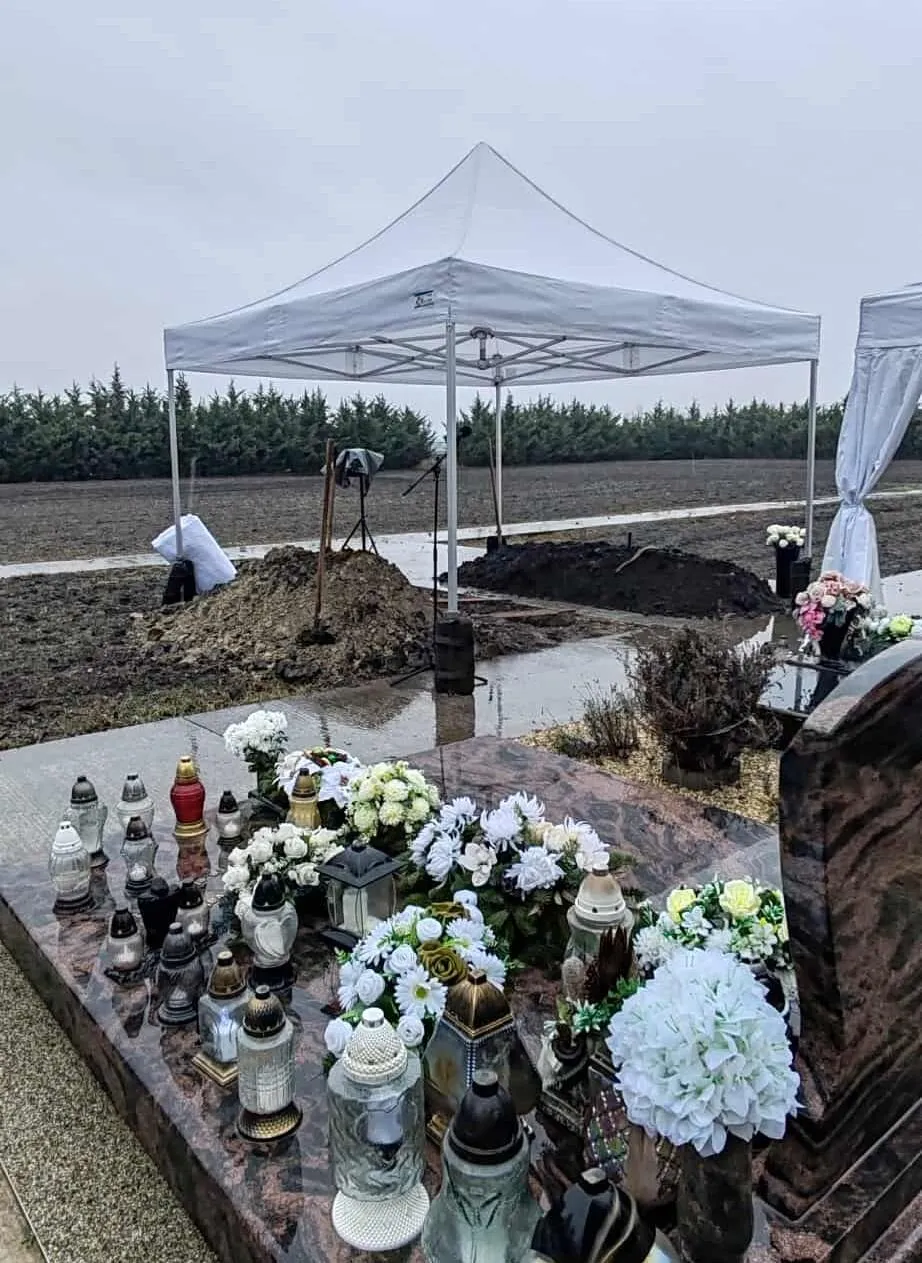 Jákli Mónika temetése