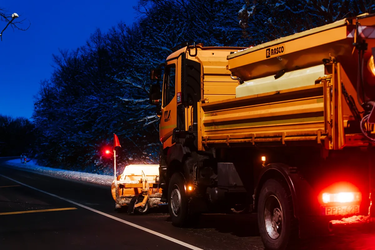 Lázár János: jelenleg 252 munkagép látja el a feladatokat