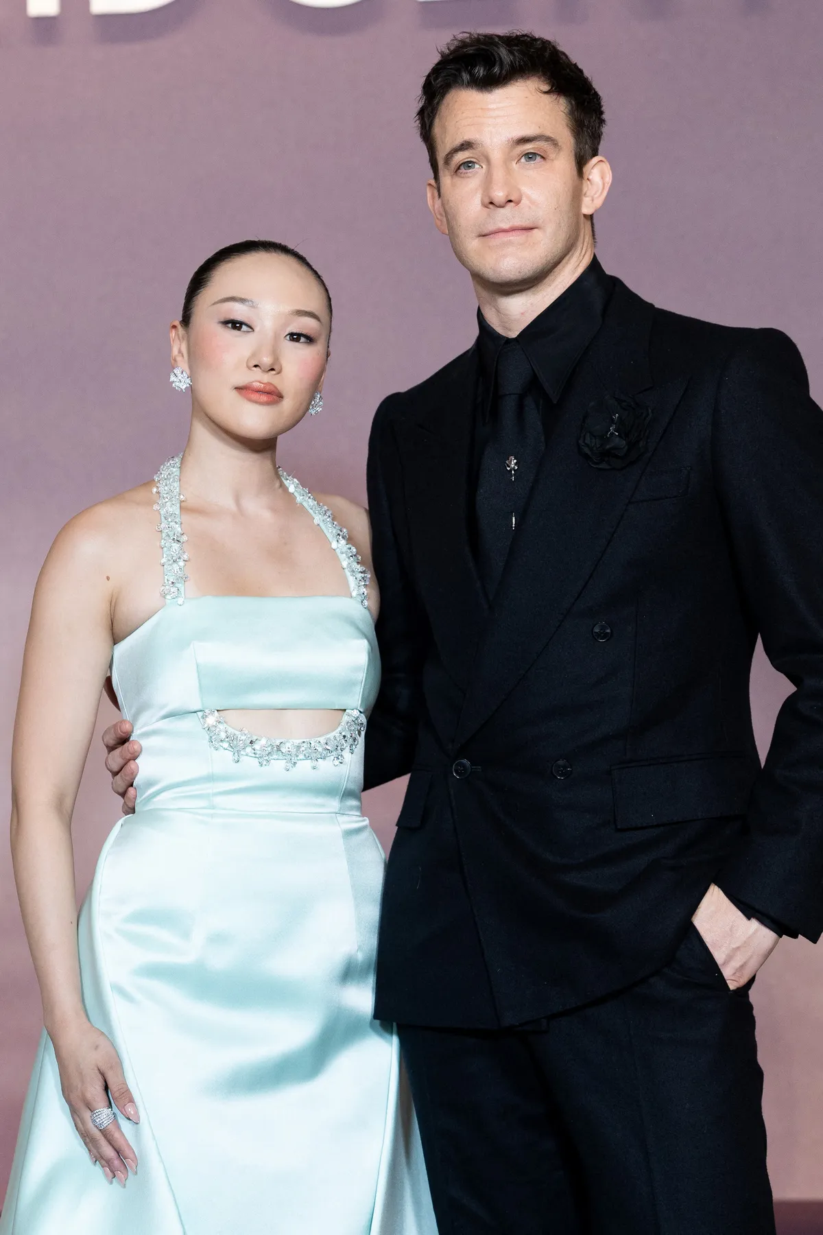 A Bridgerton sztárjai, Luke Thompson és Yerin Ha