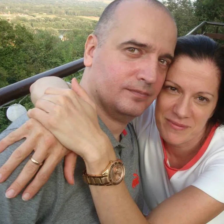 felesége, Erika mindvégig kitartott férje mellett