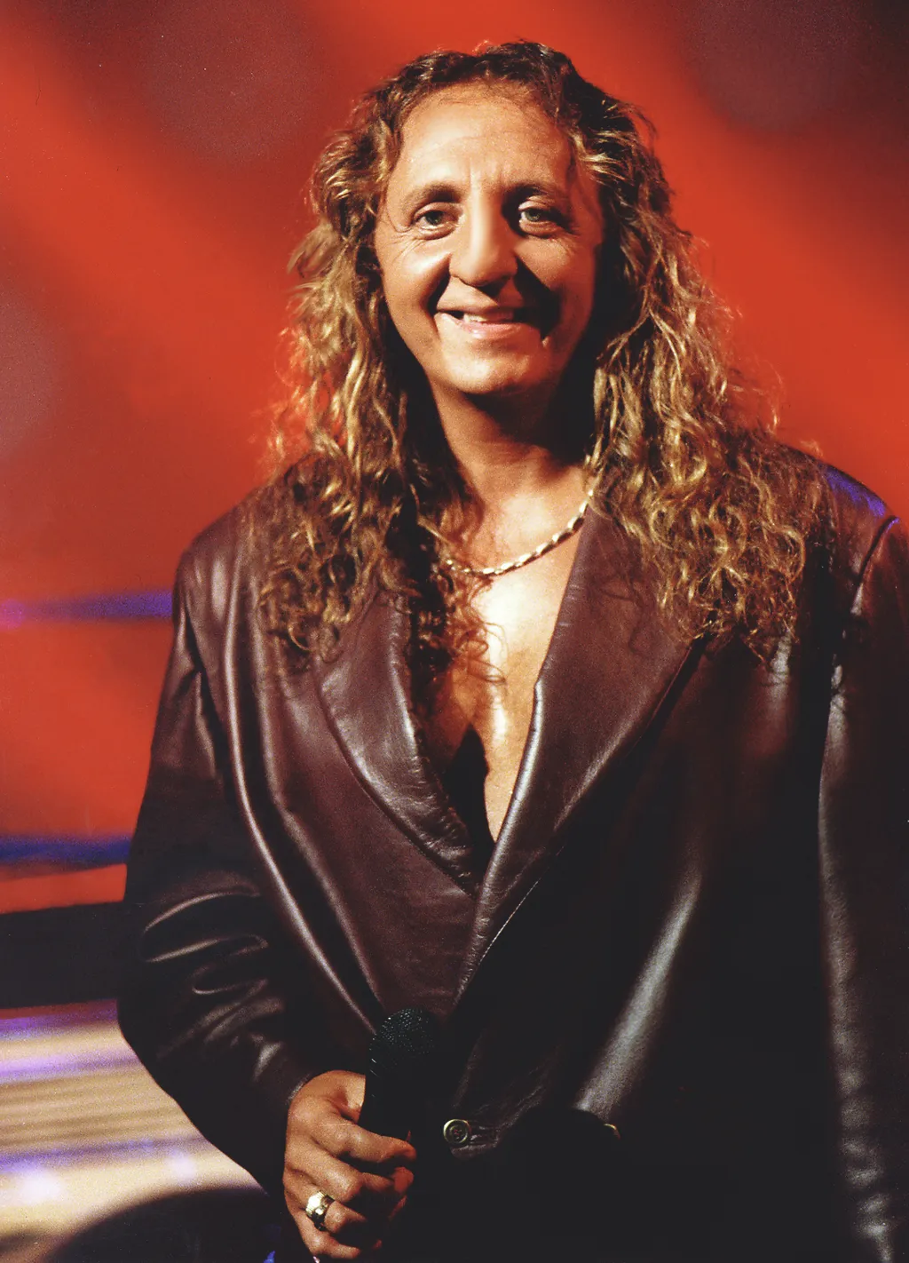 Zámbó 'Jimmy' Imre énekes az 1990-es évek végén az RTL Klub Péntek esti vigadó című műsorában.