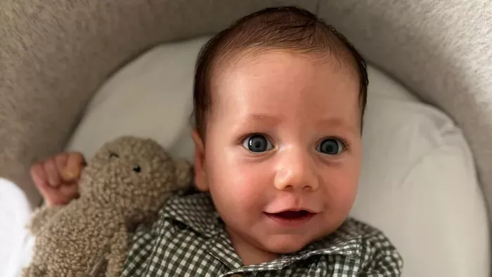 Mentőhelikoptert riasztottak a Tescóhoz: egy kisbaba élete a tét