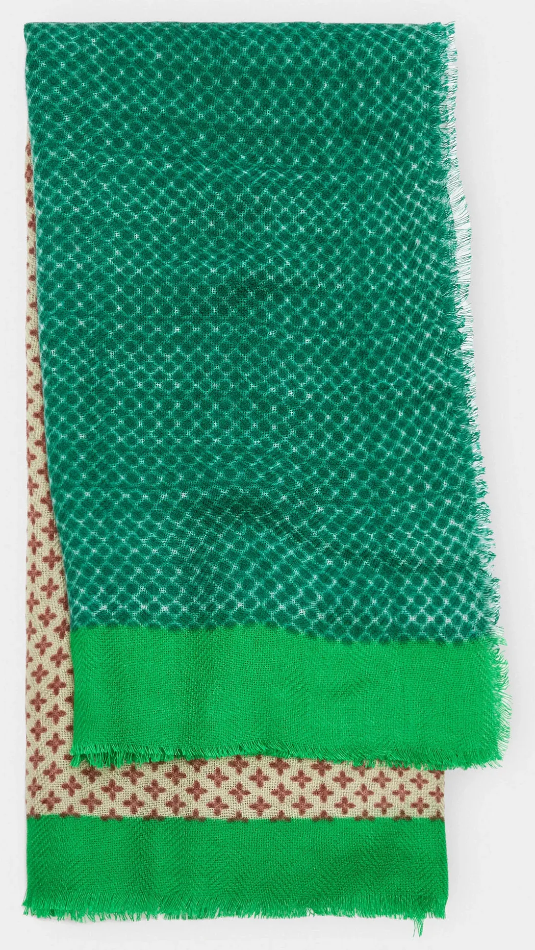 Téli kiegészítő: zöld sál.