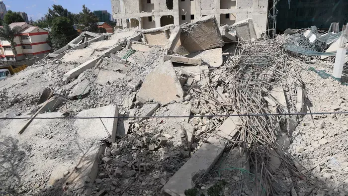 Összeomlott egy épület, többen a romok alatt rekedtek