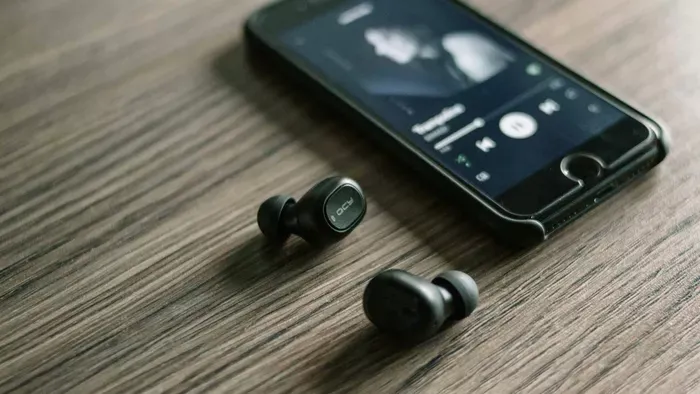 Vezeték nélküli fülest használsz? Könnyen lehallgathatnak!