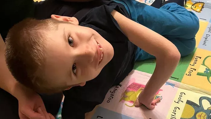 Újabb műtét vár SMA Tomikára