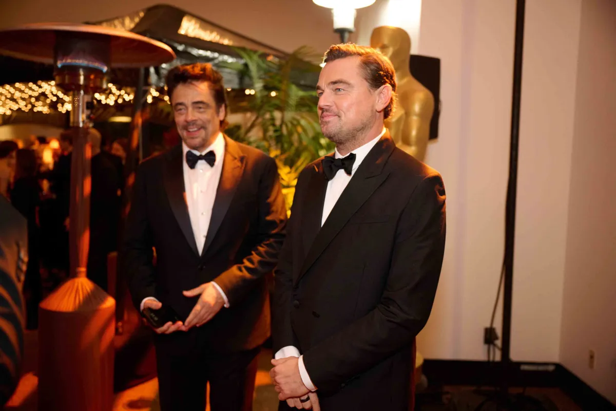 A Critics Choice Awards legesélyesebbnek tartott színészei, Benicio Del Toro és Leonardo DiCaprio.