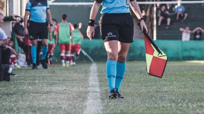 Odáig vannak a fociszurkolók az ország legszebb bírónőjéért