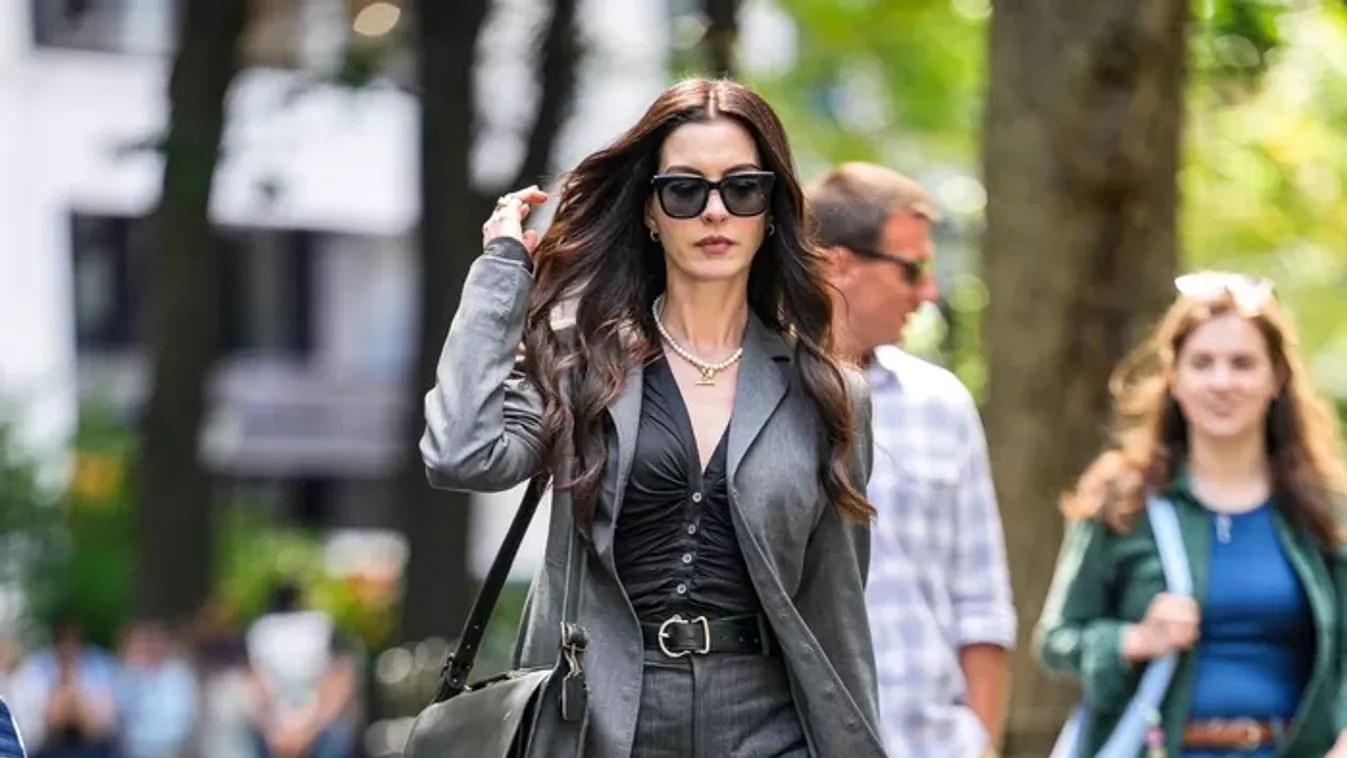 Váratlan meglepetés: Anne Hathaway járja Budapest utcáit