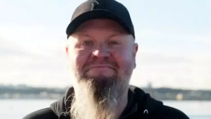 Részegnek hitték, rohamot kapott a dohányzó férfi