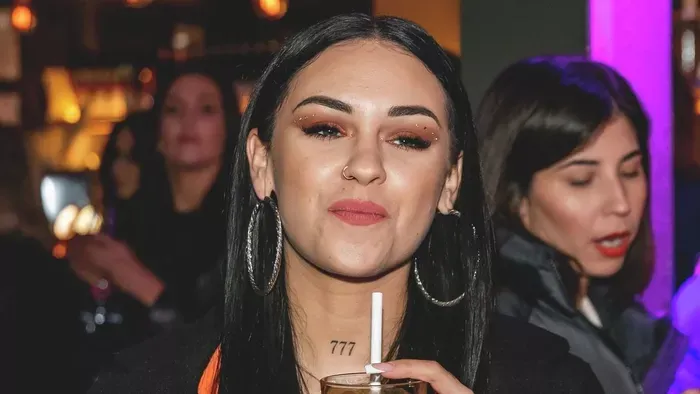 Összeomlott: élő adásban sírta el magát a magyar rapper!