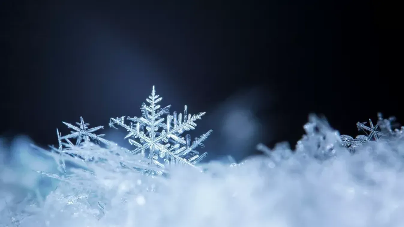 Kiadták a veszélyjelzést: több centiméteres hótakaró is összegyűlhet