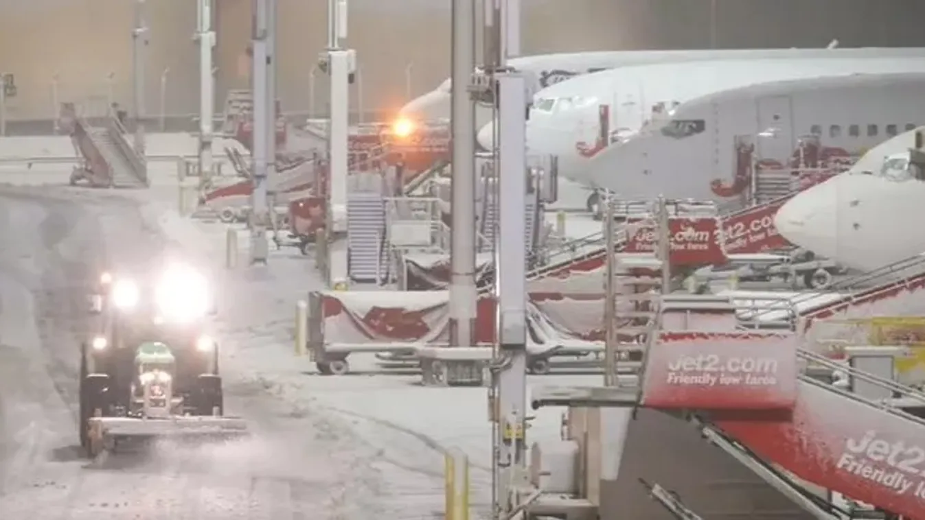 Kritikus a hóhelyzet Angliában: sorra zárnak be a repterek, rengeteg járatot töröltek