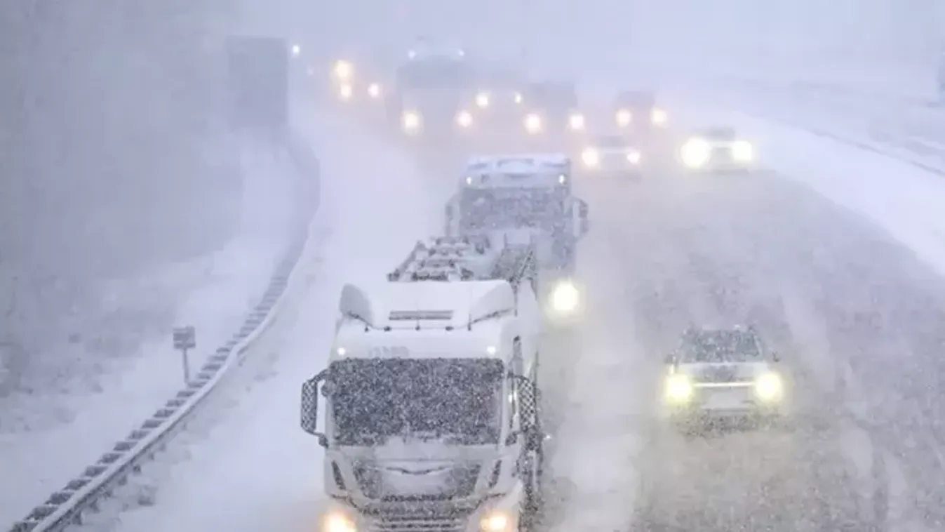 Európát lebénította a havazás, itthon folyamatos a takarítás
