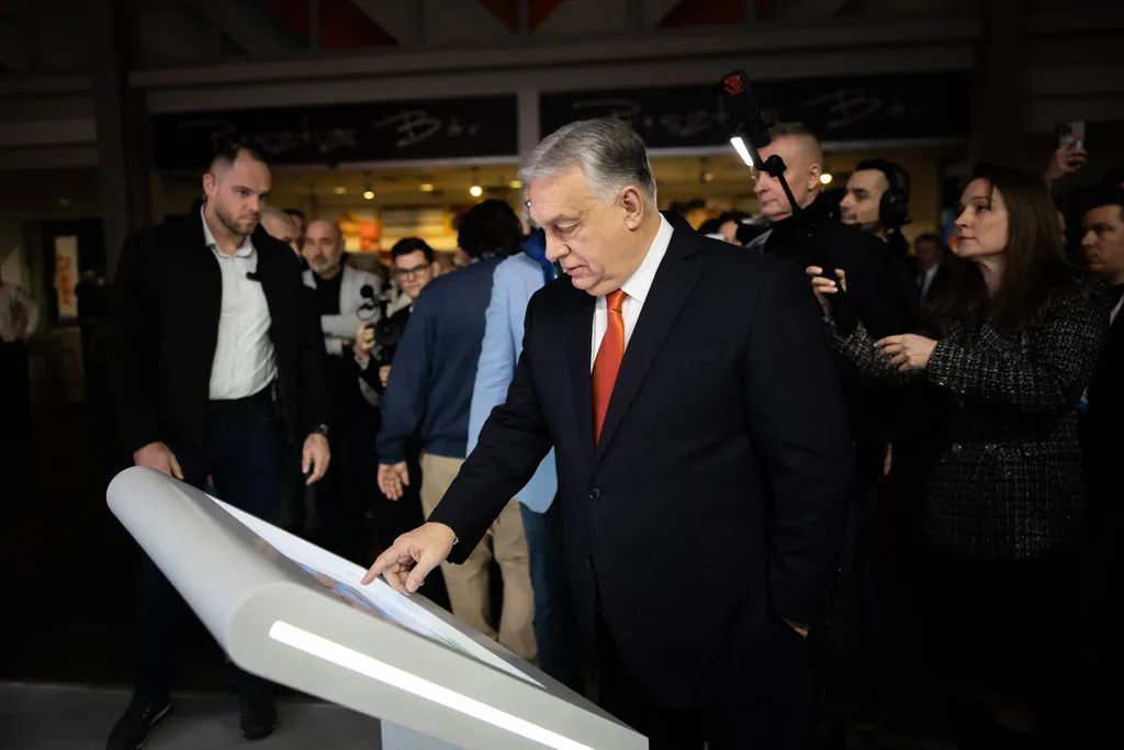 Fidesz kongresszus 2026 01 10 orbán viktor szelfi