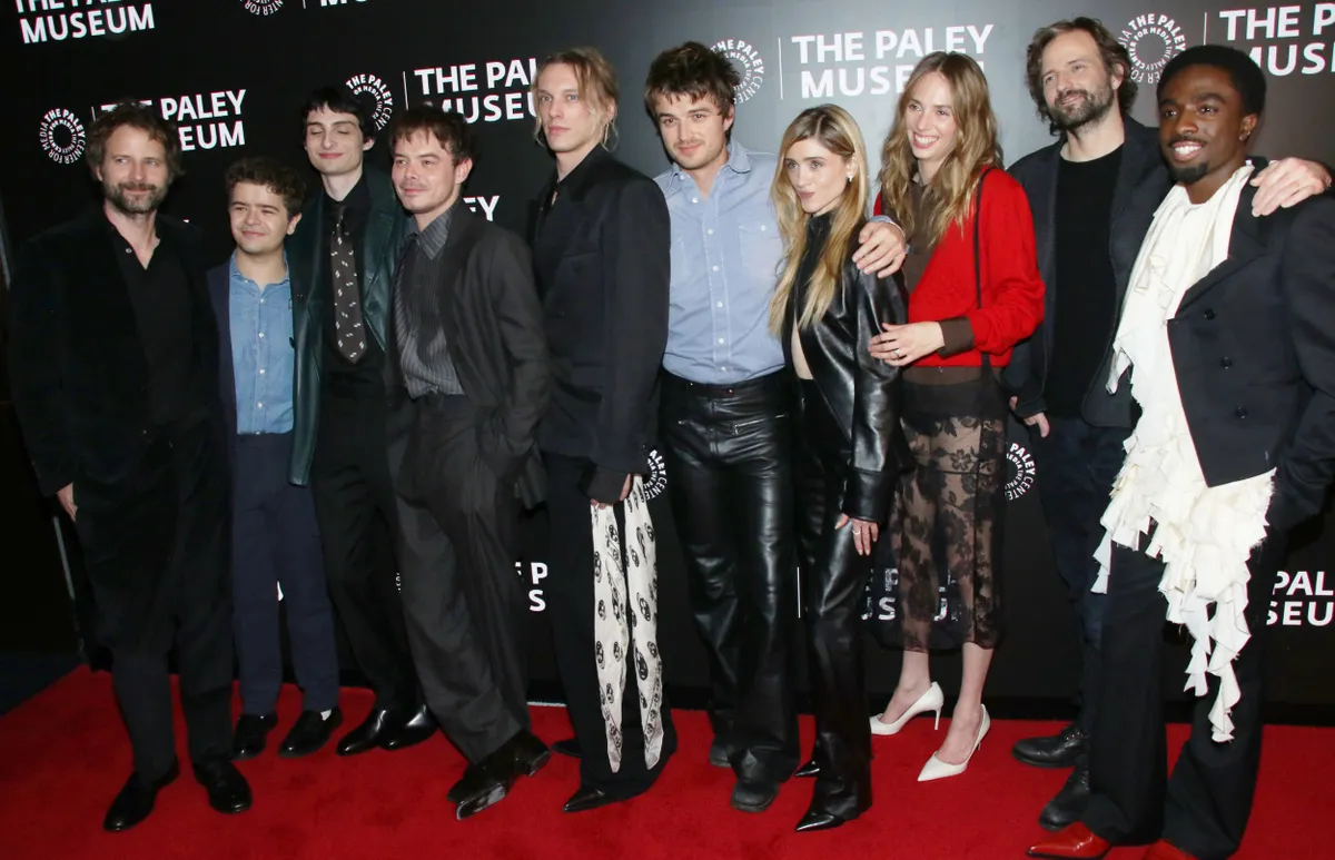 A Stranger Things szereplői a sorozat ötödik évadának utolsó premierjén. 