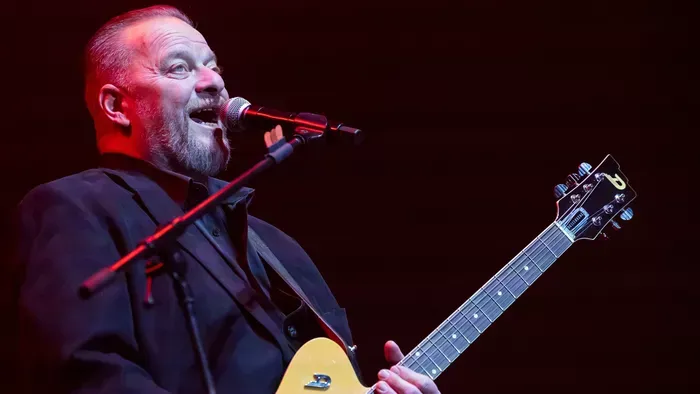 Döbbentes arénakoncertet adott az Ismerős Arcok – Fotók