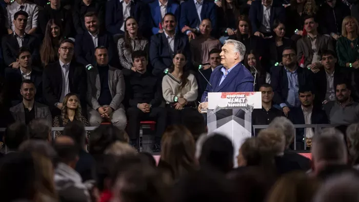 Döbbenetes videó került elő a Háborúellenes Gyűlésről