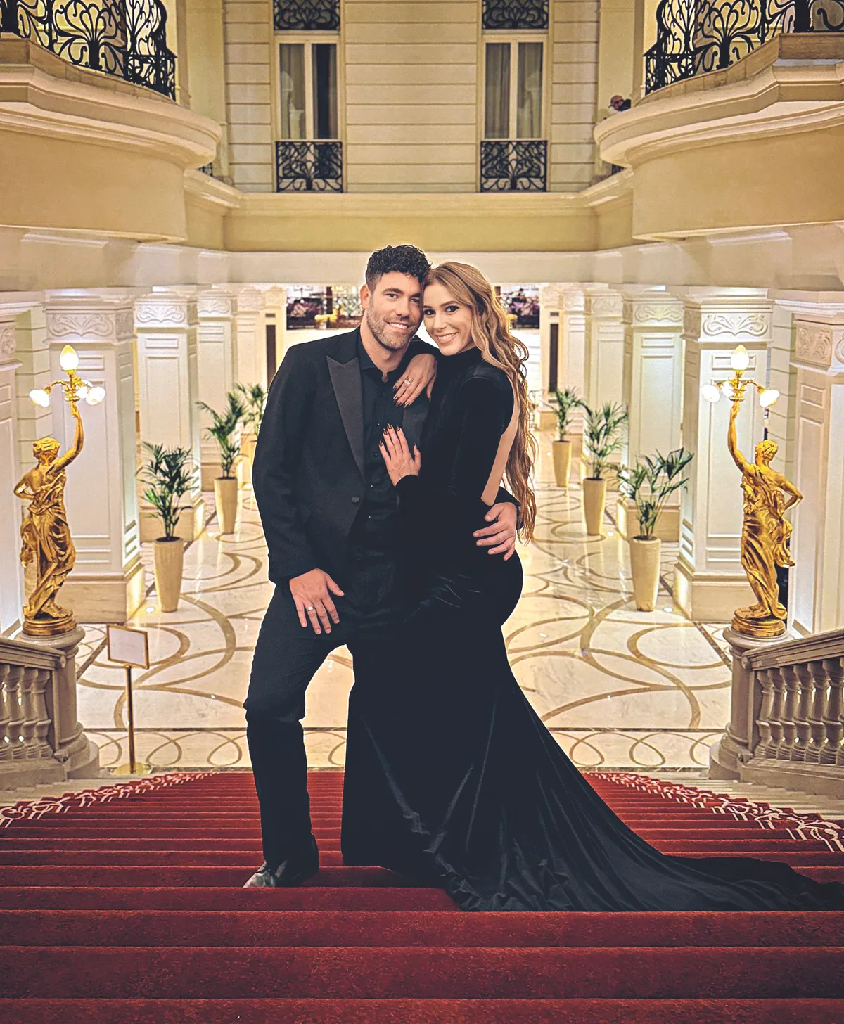 hot! magazin hétfői feltöltések: Hajdú Péter, Krausz Gábor és Mikes Anna, Aurelio, Csomor Csilla