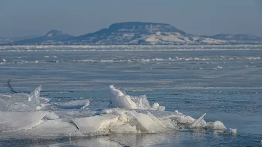 Jégbe zárt csodák: kattints és nézd meg, hogy néznek ki a befagyott tavaink