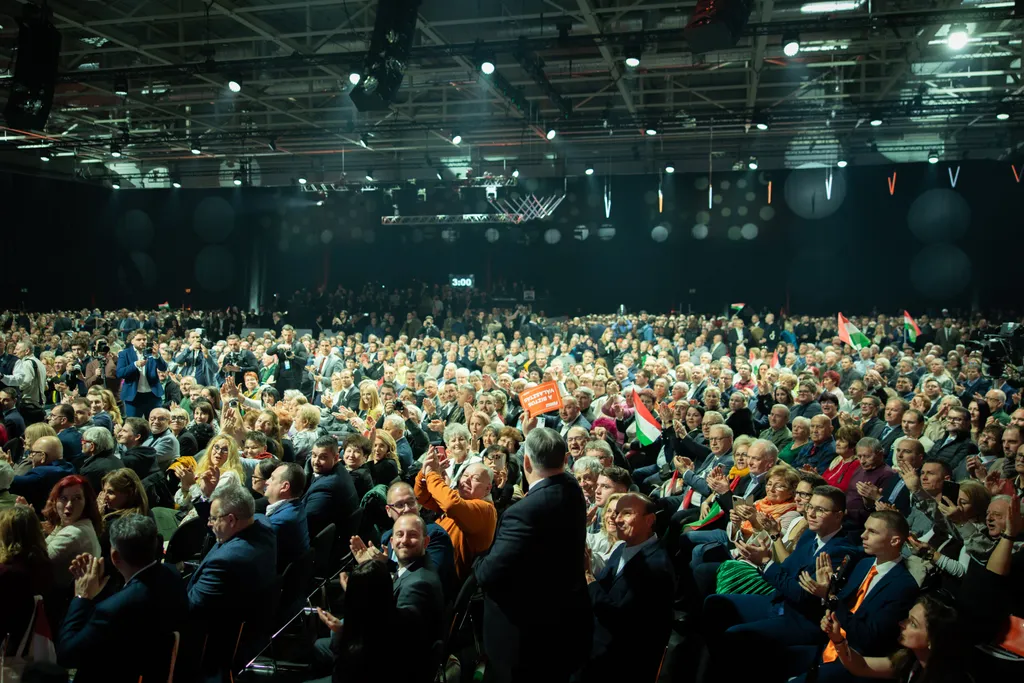 Fidesz kongresszus 2026 01 10 orbán viktor szelfi