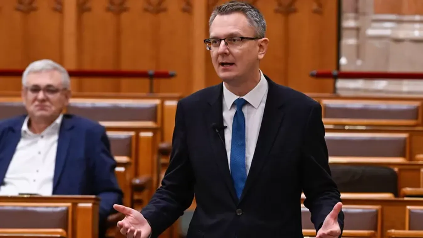 Rétvári Bence: Csak Orbán Viktor képes arra, hogy Magyarországot kívül tartsa a háborún