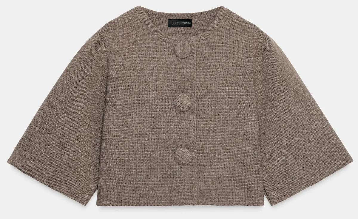 Karcsúsító tippek: gombos felső.