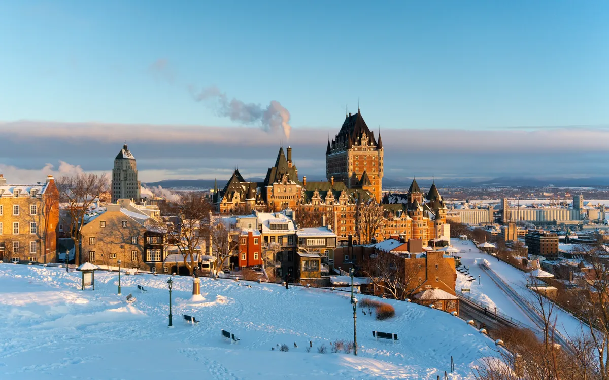 Hó borítja Quebeck városát egy téli reggelen.