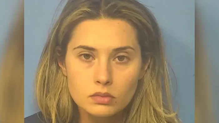 45-ször rontotta meg diákját a ragadozó tanárnő