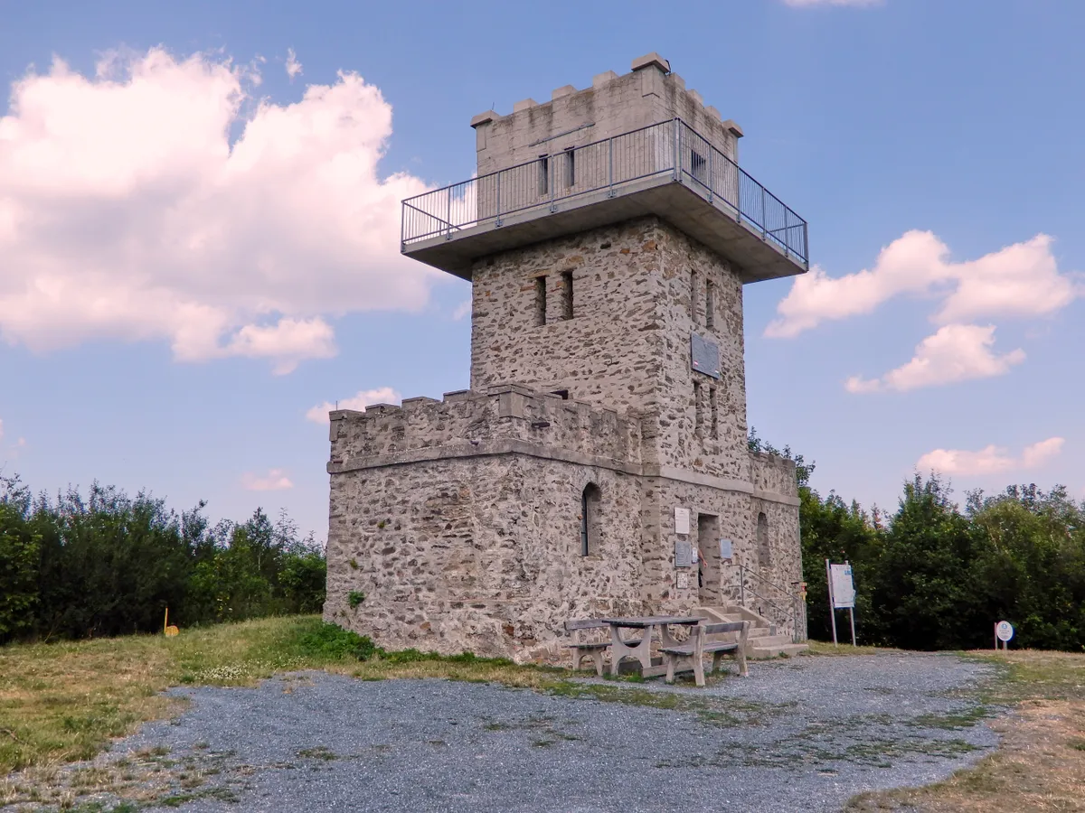 Kilátó az Írott-kő tetején.