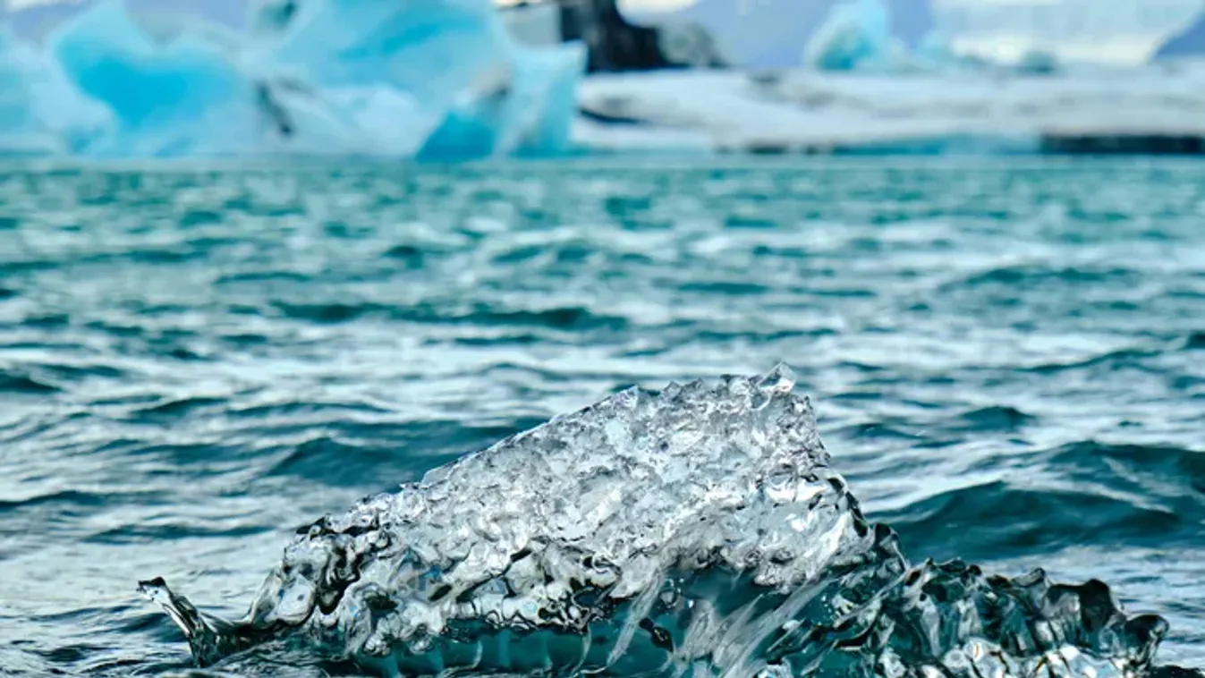 Szívszorító életmentés! A hős apa utolsó lélegzetéig küzdött fia életéért a jeges vízben