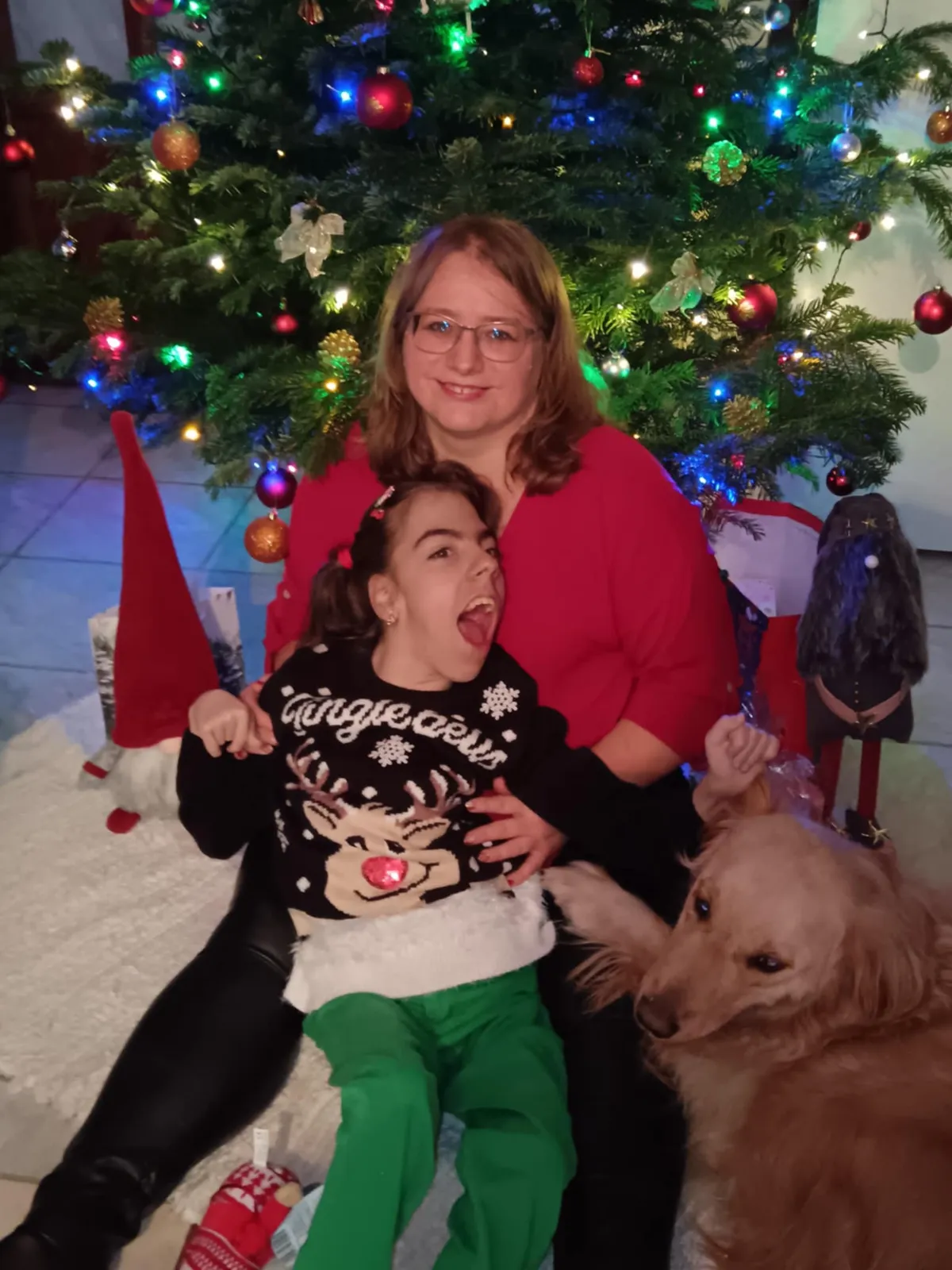 Az alapítványi iskolába jelenleg 6 halmozottan sérült gyermek jár, Bettina az egyetlen kislány