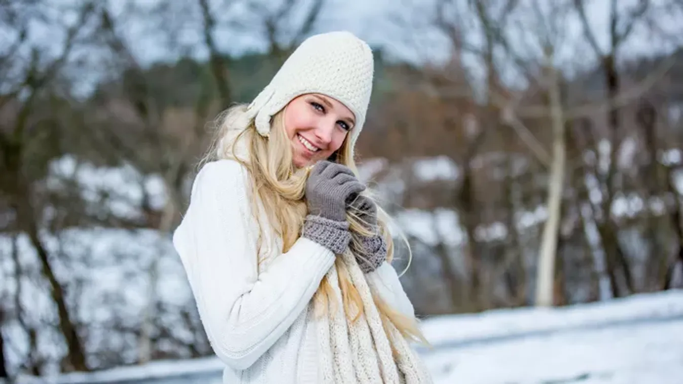 Ezekben a fehér téli szettekben még a hóesésben sem maradsz észrevétlen