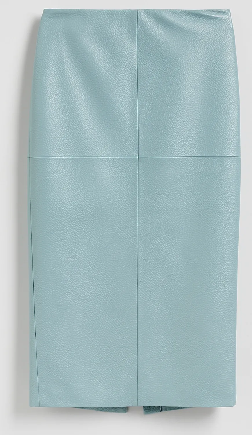 Karcsúsító tippek: babakék ceruzaszoknya.