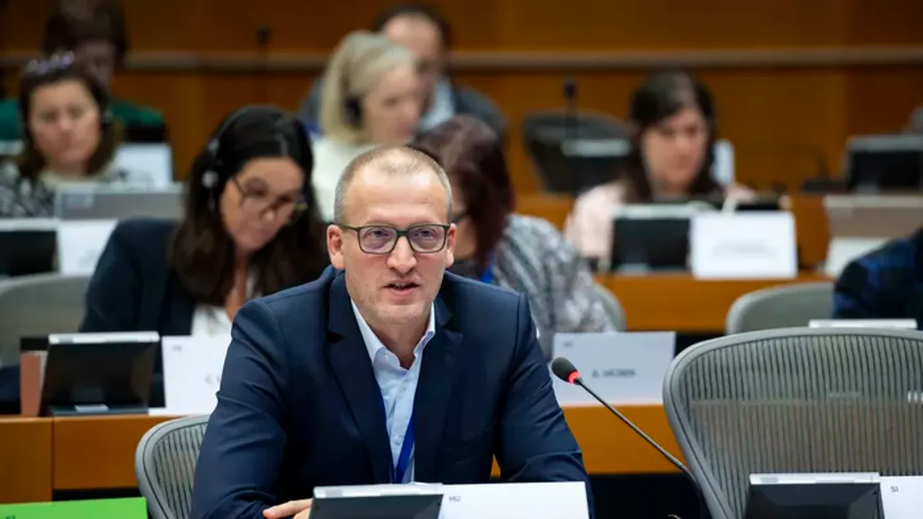 Kemény üzenet Tarr Zoltánnak: "küldd át a saját fizetésed Ukrajnának"