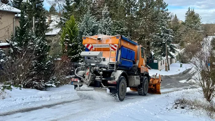 Ha nem akarsz pórul járni a csúszós úton, akkor így vezess