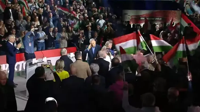 Szétszedte a közönség Orbán Viktort Kaposváron: zúg a "Viktor, Viktor"