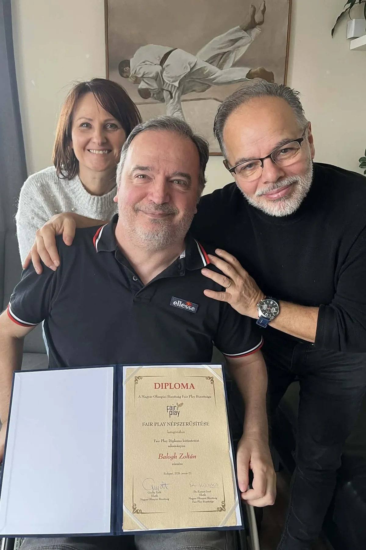 A könyv kiadói elvitték Zoltánnak a Fair Play- díjat. 33 éve történt a balesete, amikor lebénult.   