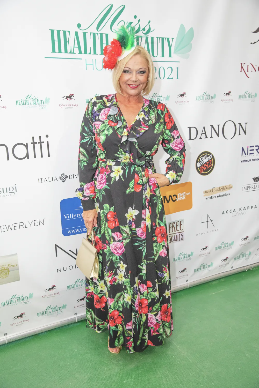 Csomor Csilla sztáradatlap