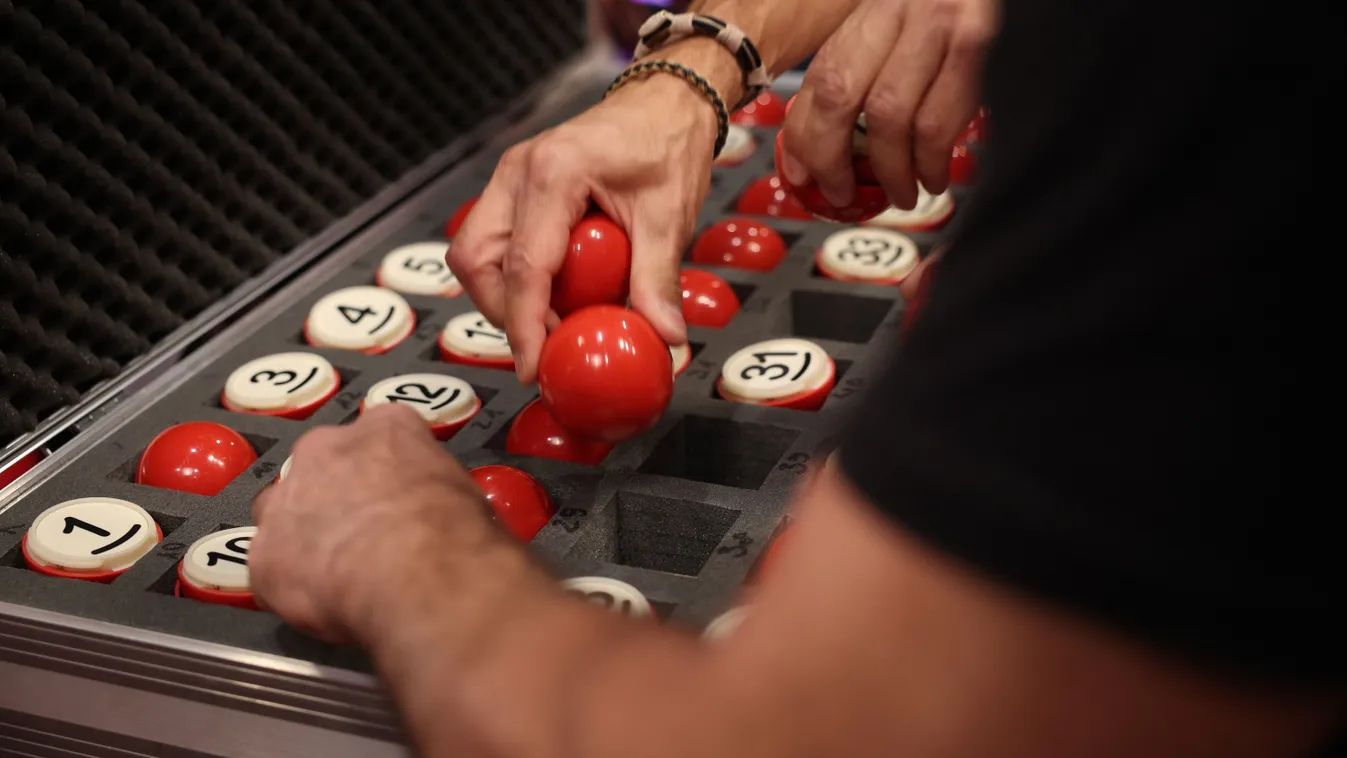 Hatoslottó: kihúzták a 2 milliárd forint érő nyerőszámokat, ezt neked is látnod kell!