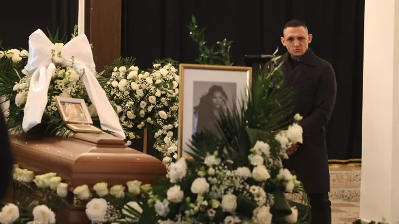 Megérkeztek az első fotók Jákli Mónika temetéséről – ma vesznek végső búcsút a fiatalon elhunyt édesanyától