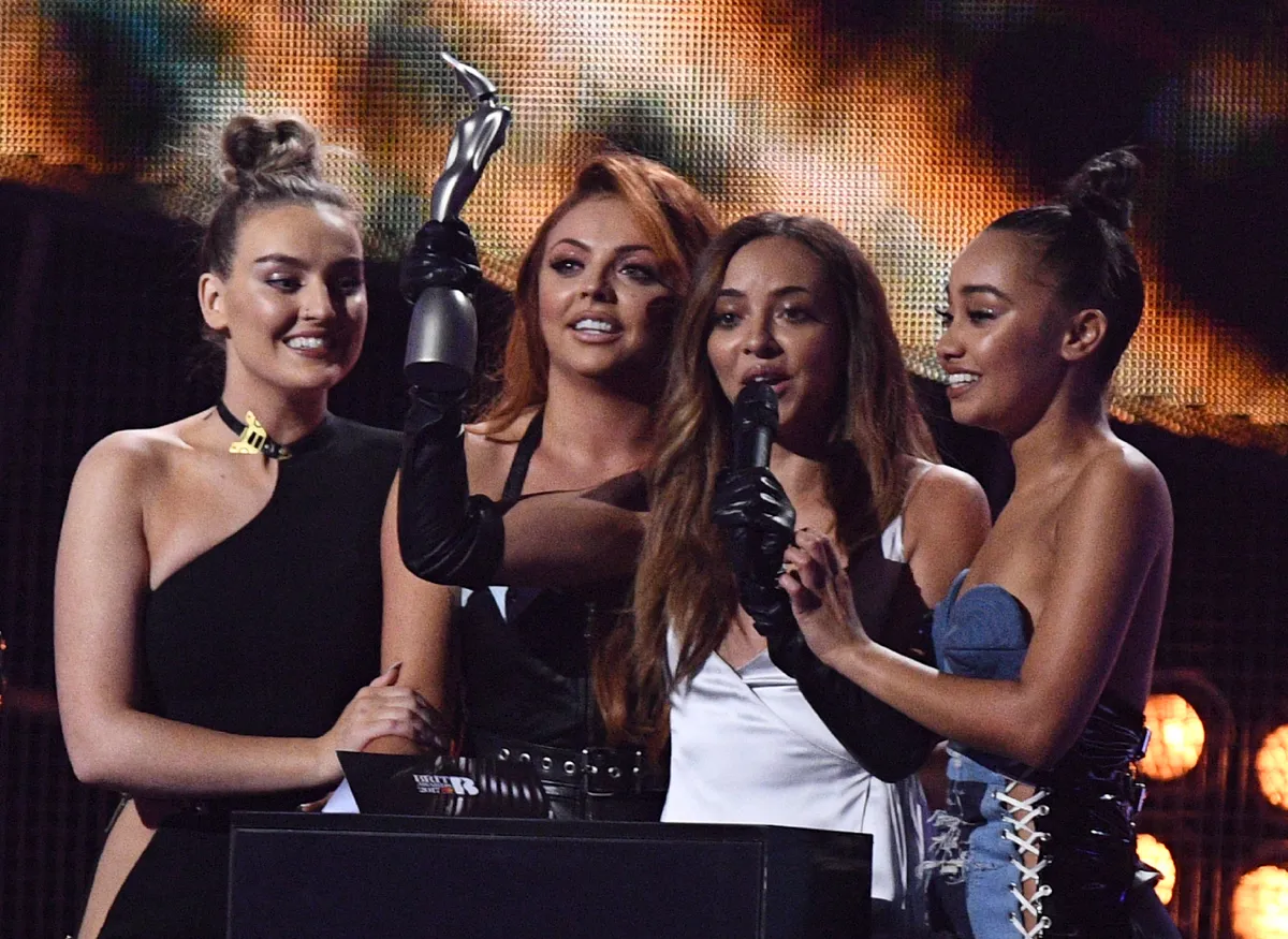 A Little Mix lányzenekar énekesnője, Jesy Nelson (balról a második) felbontotta jegyességét 