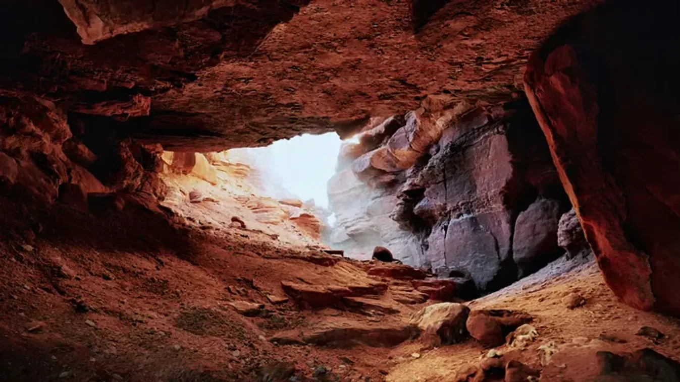 Feltárták a világ legősibb barlangrajzát: a tudósok szerint ez mindent felülírhat