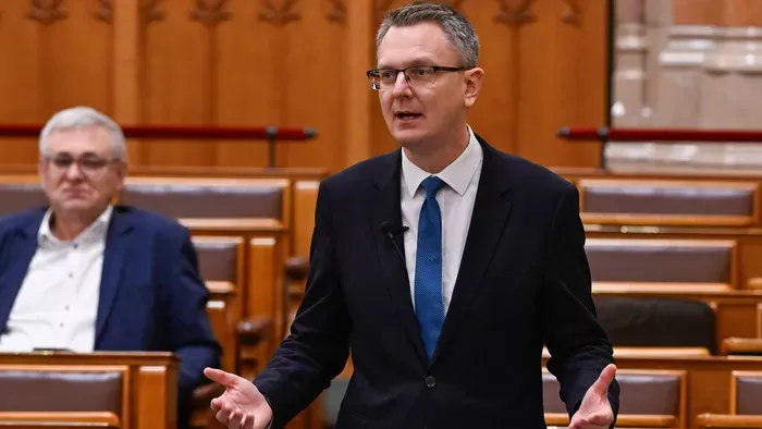 Csak Orbán képes Magyarországot kívül tartani a háborún