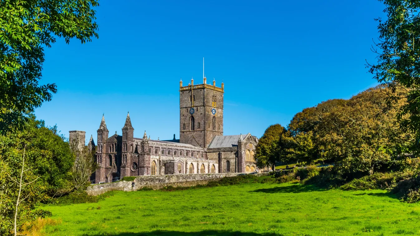 St Davids legfontosabb nevezetessége a Szent Dávid katedrális.