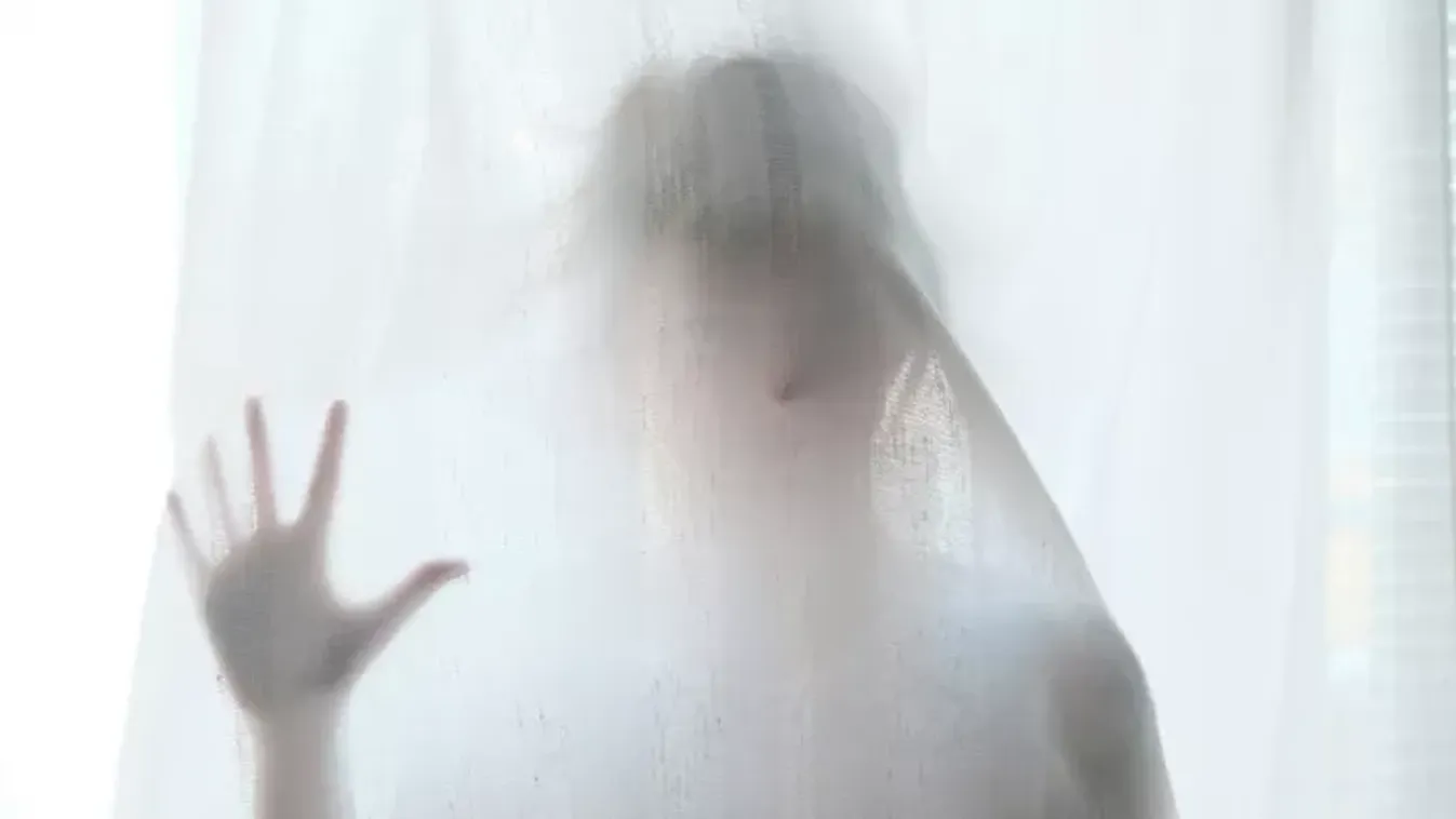 "Nyolcéves korom óta látok szellemeket"